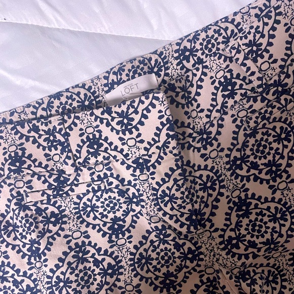 LOFT dress pants - Cream with Navy pattern - Picture 3 of 3